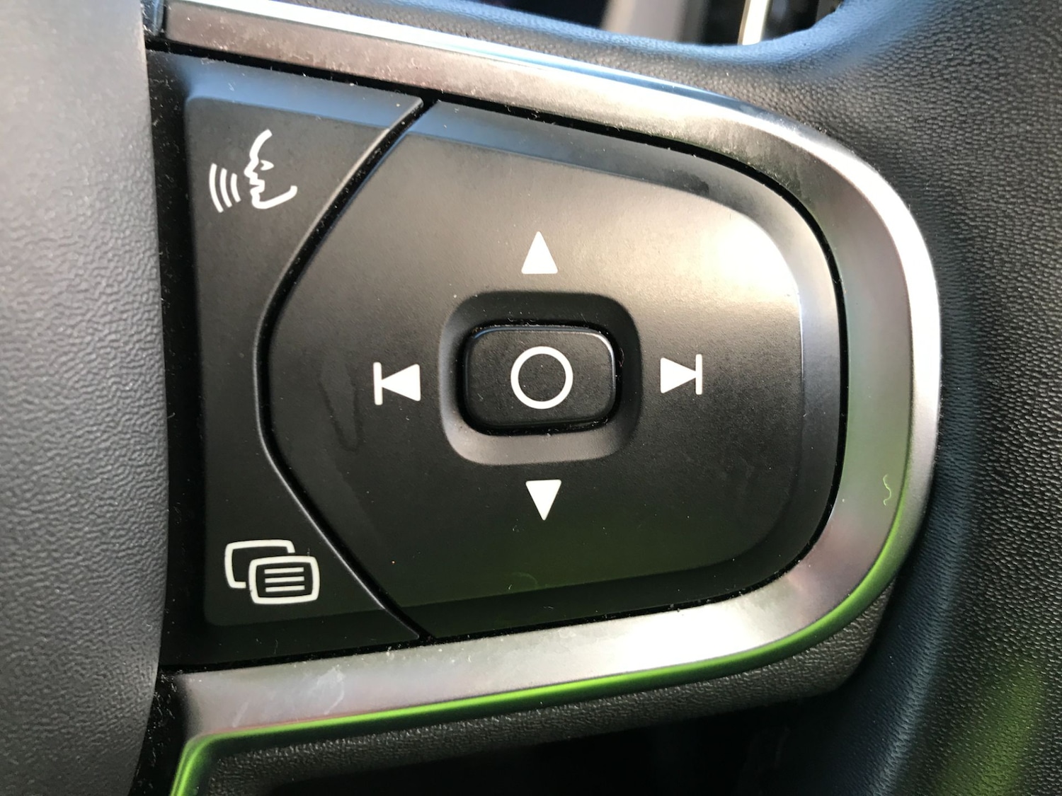 Used Volvo XC60 2023 for sale - 76603575: Photo 34