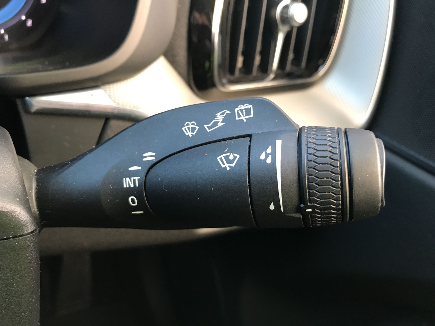 Used Volvo XC60 2023 for sale - 76603575: Photo 36