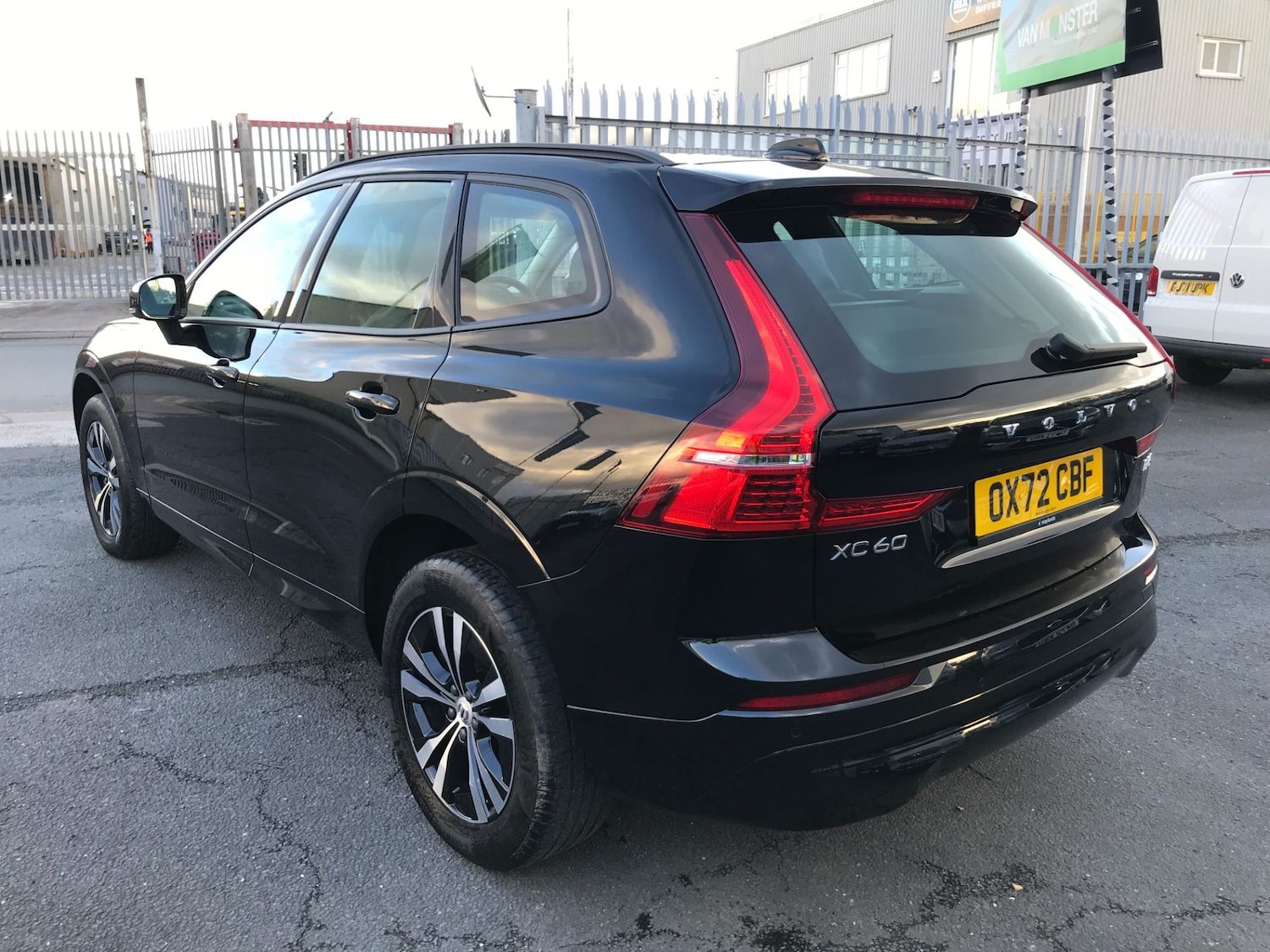 Used Volvo XC60 2023 for sale - 76603575: Photo 5