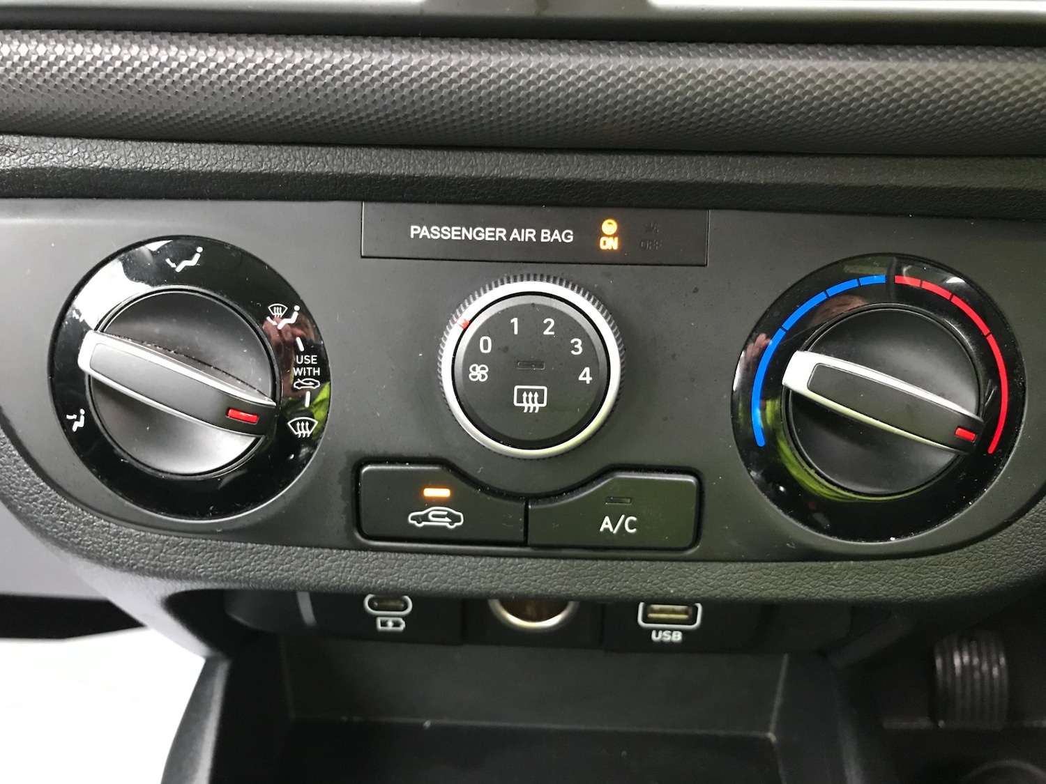 Used Hyundai i10 2024 for sale - 77407204: Photo 32