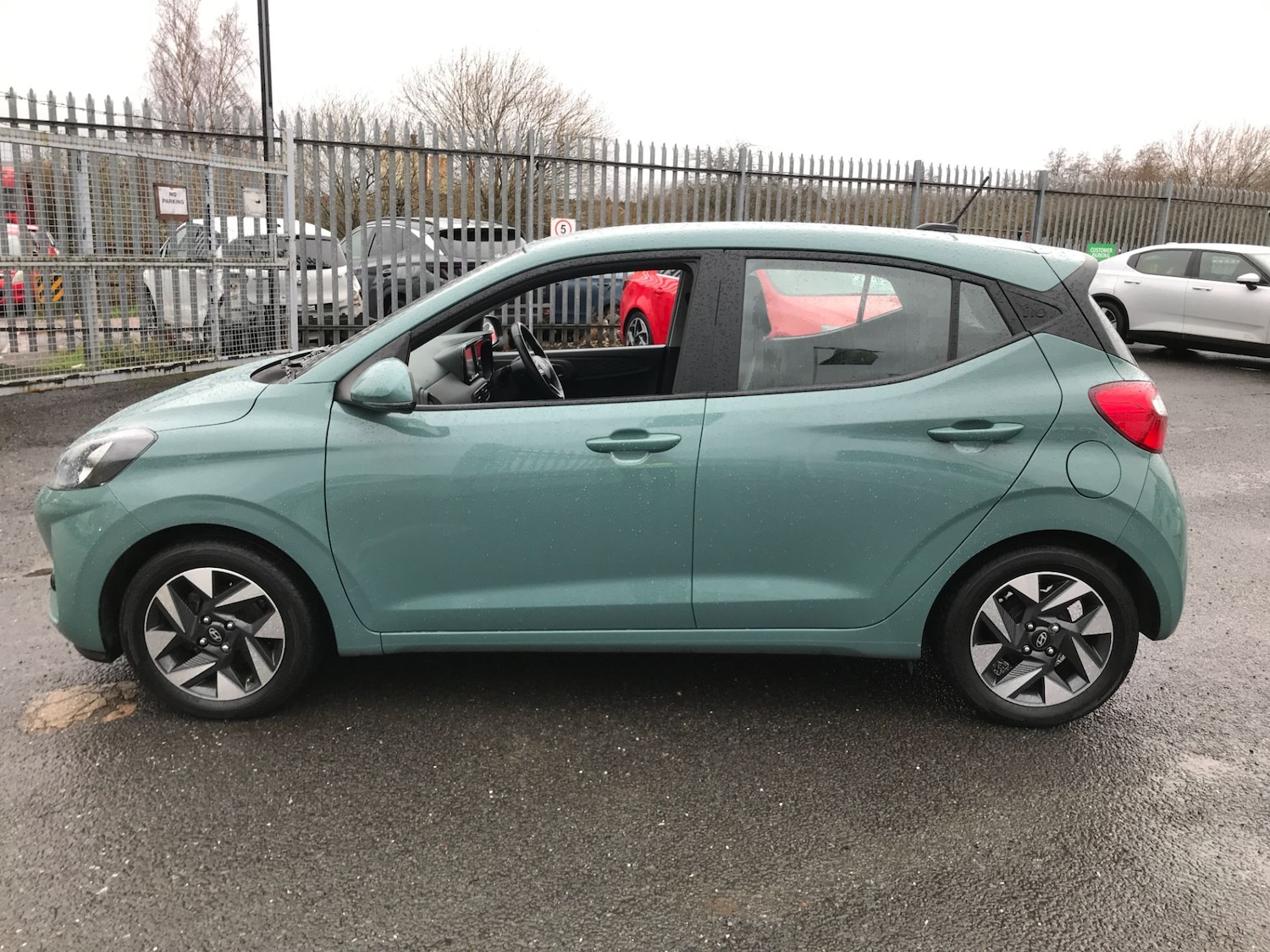 Used Hyundai i10 2024 for sale - 77407204: Photo 8