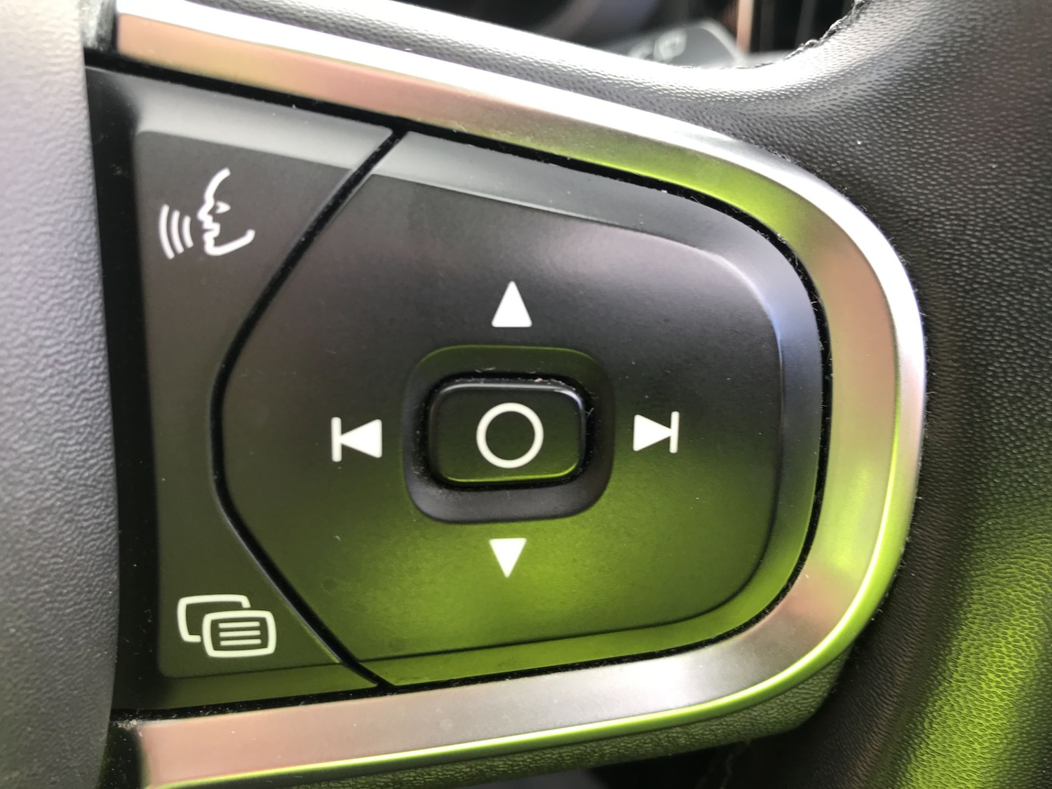 Used Volvo XC60 2023 for sale - 76415972: Photo 33