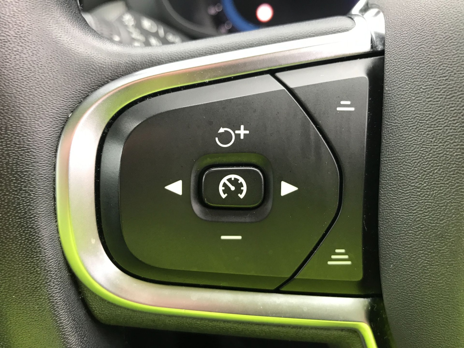 Used Volvo XC60 2023 for sale - 76415970: Photo 34