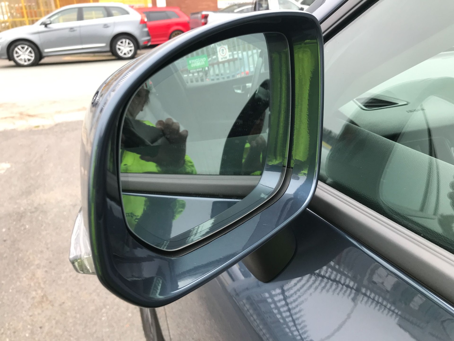 Used Volvo XC60 2023 for sale - 76415970: Photo 41