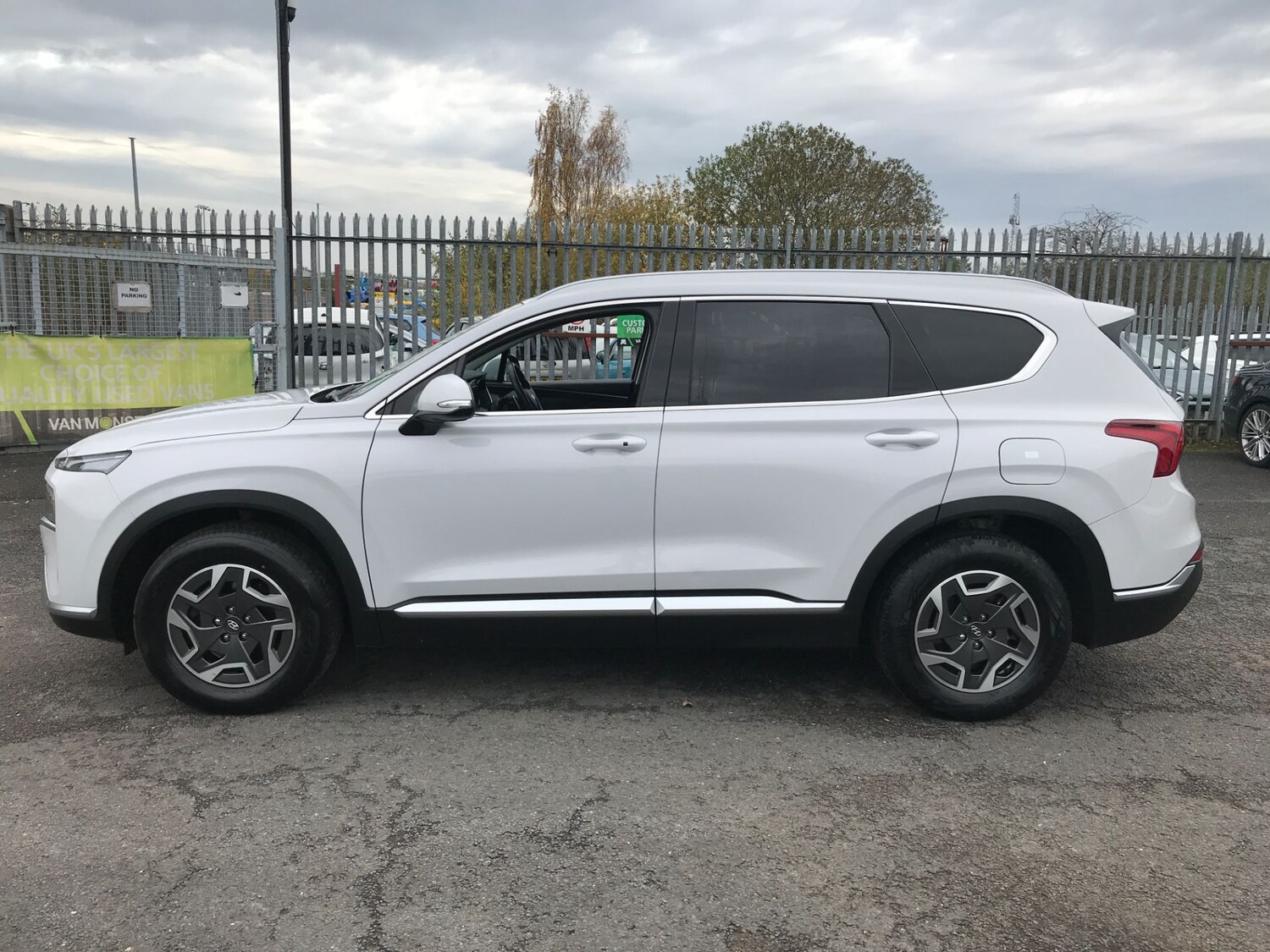 Used Hyundai Santa Fe 2023 for sale - 76603572: Photo 8