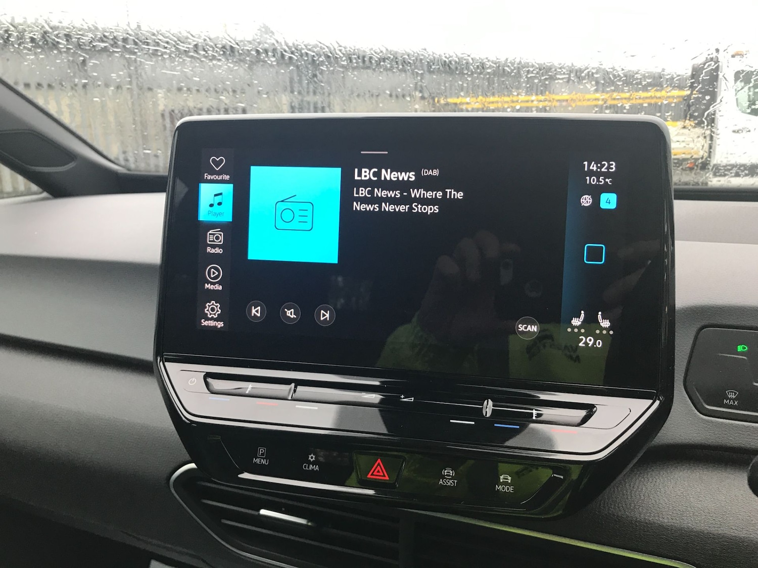 Used Volkswagen ID.3 2023 for sale - 76637829: Photo 10