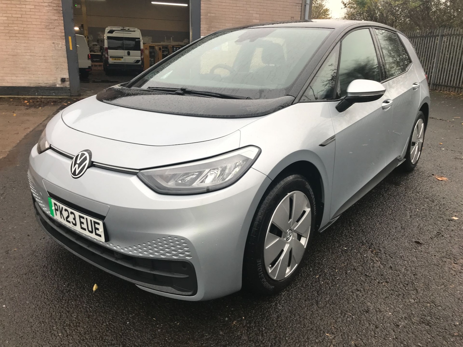 Used Volkswagen ID.3 2023 for sale - 76637829: Photo 2