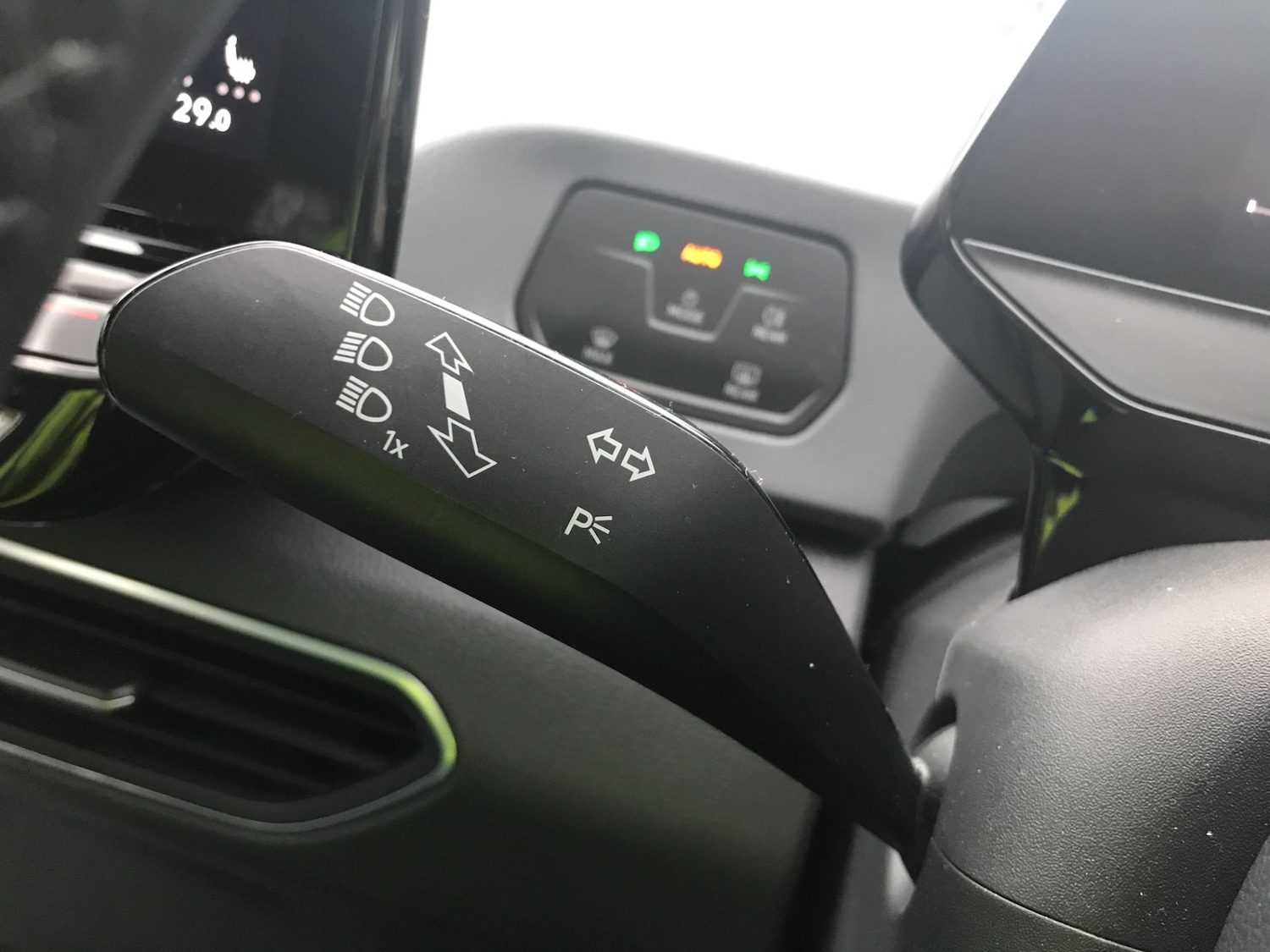 Used Volkswagen ID.3 2023 for sale - 76637829: Photo 32