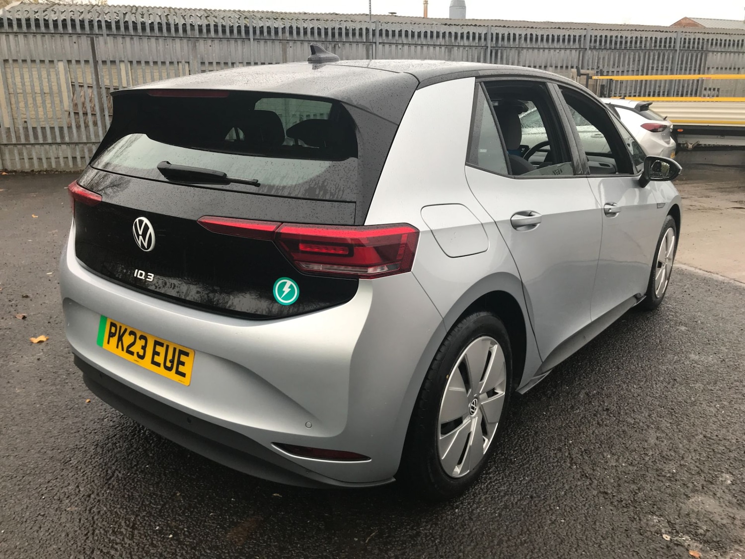 Used Volkswagen ID.3 2023 for sale - 76637829: Photo 4