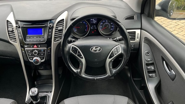 Used Hyundai i30 2015 for sale - 76250127: Photo 25