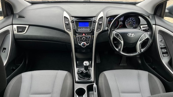 Used Hyundai i30 2015 for sale - 76250127: Photo 2