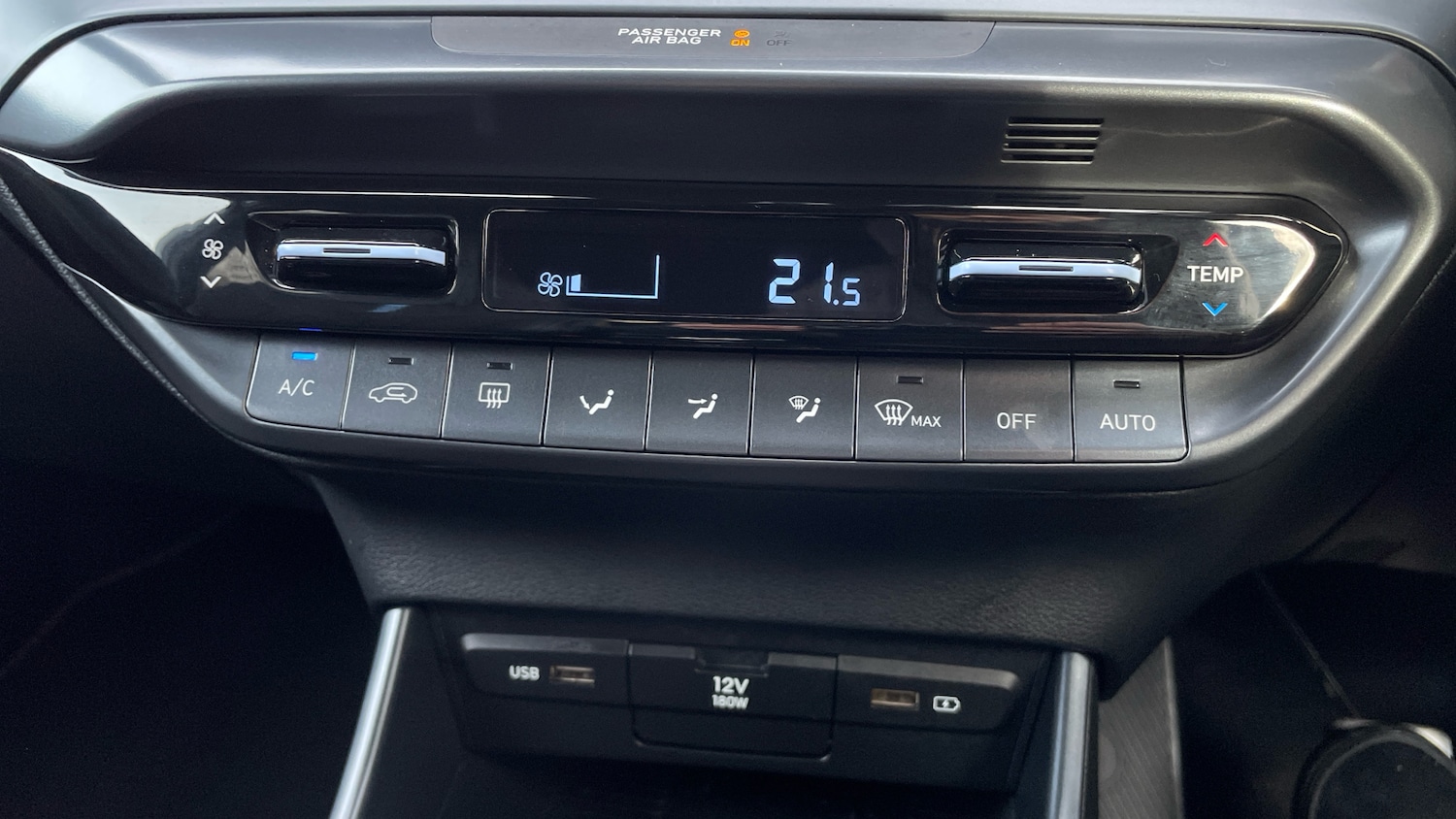 Used Hyundai i20 2023 for sale - 77938350: Photo 23