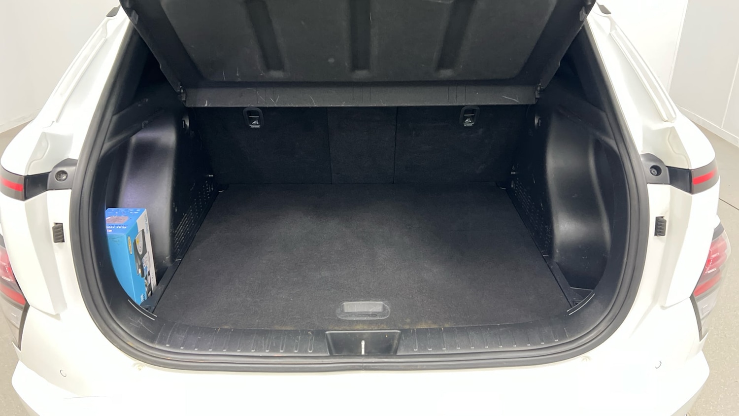 Used Hyundai KONA 2023 for sale - 77213605: Photo 11