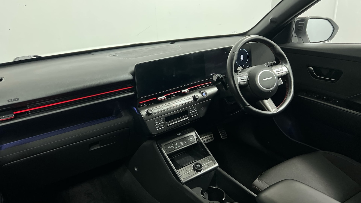 Used Hyundai KONA 2023 for sale - 77213605: Photo 2