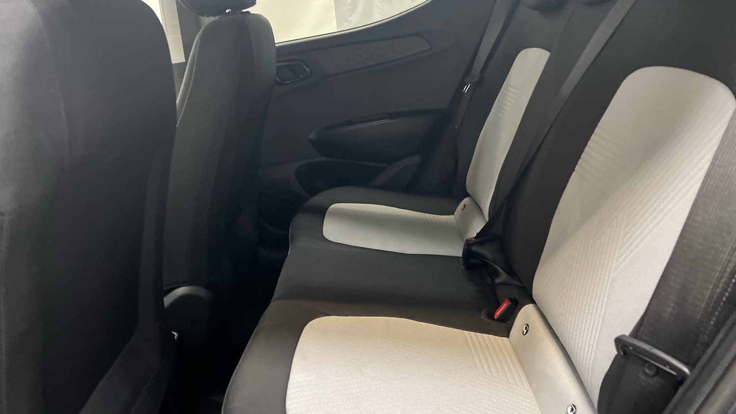 Used Hyundai i10 2020 for sale - 77622661: Photo 9