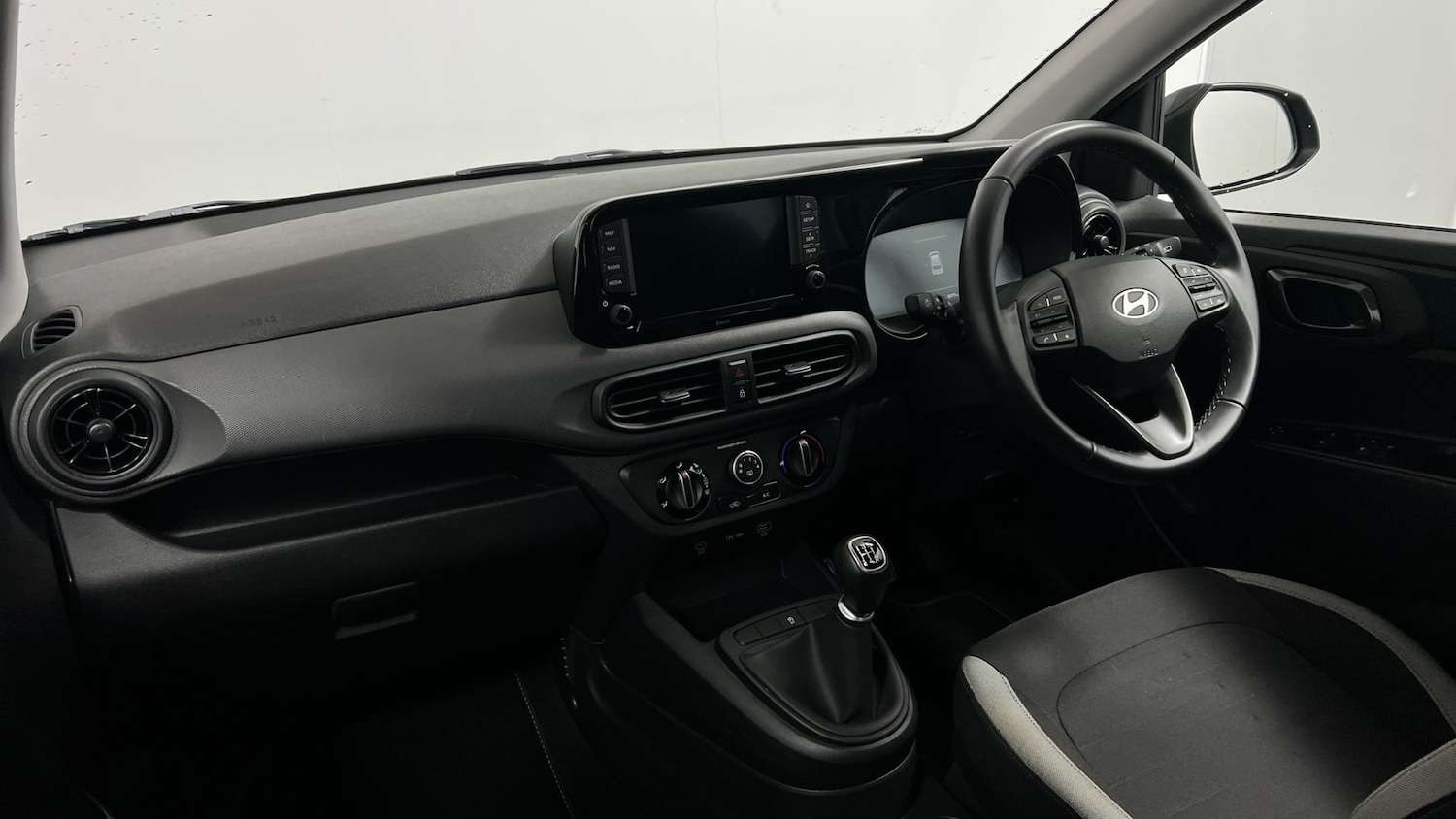 Used Hyundai i10 2024 for sale - 77162373: Photo 2