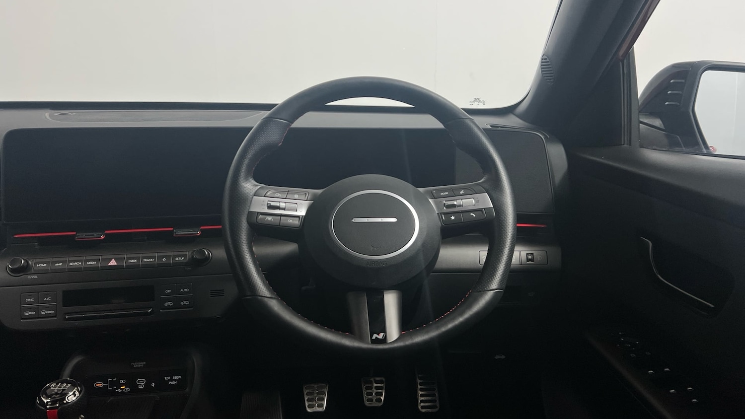 Used Hyundai KONA 2025 for sale - 77981936: Photo 14