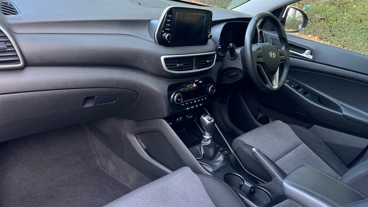 Used Hyundai TUCSON 2019 for sale - 76821921: Photo 2