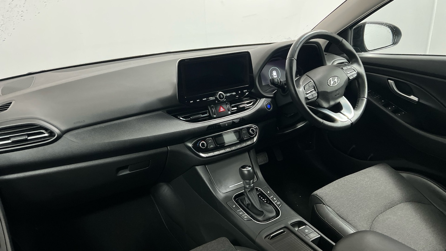 Used Hyundai i30 2023 for sale - 76676991: Photo 2