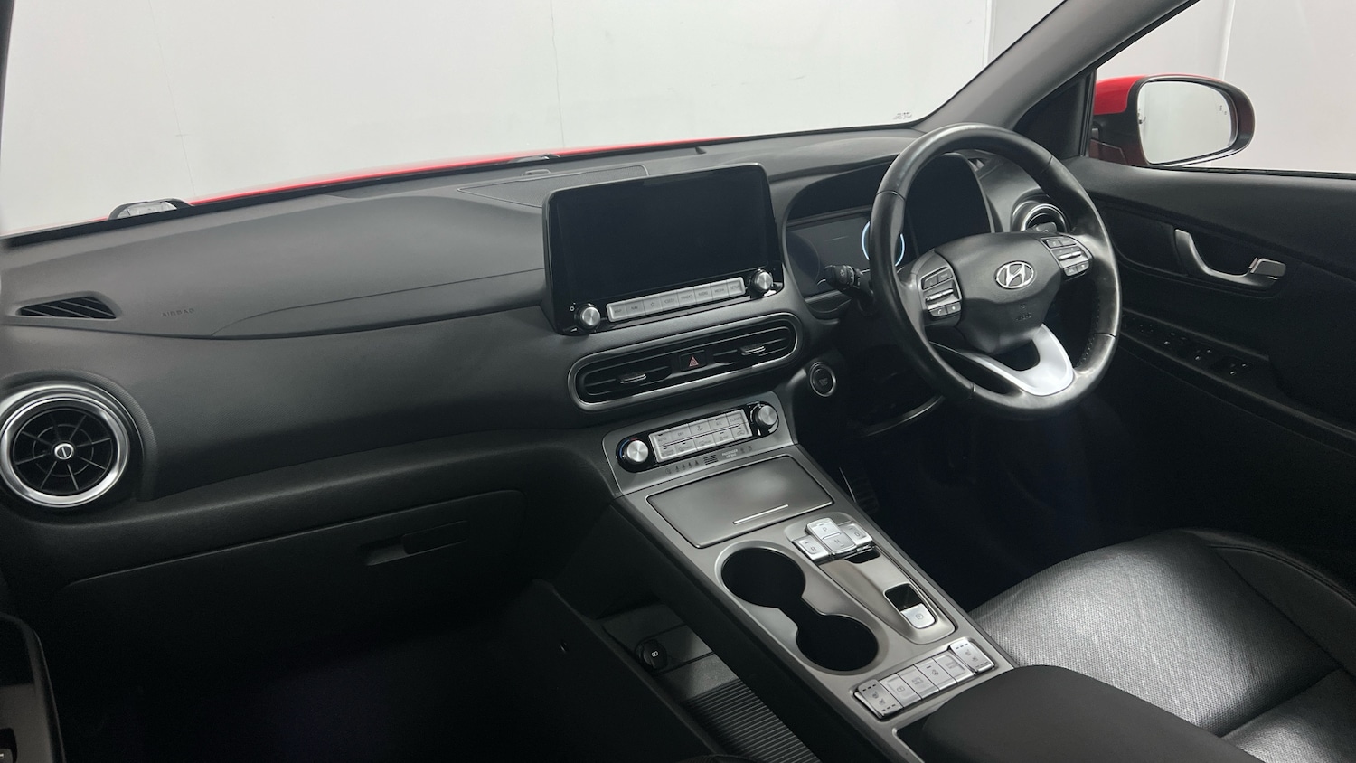 Used Hyundai KONA 2023 for sale - 78219681: Photo 2