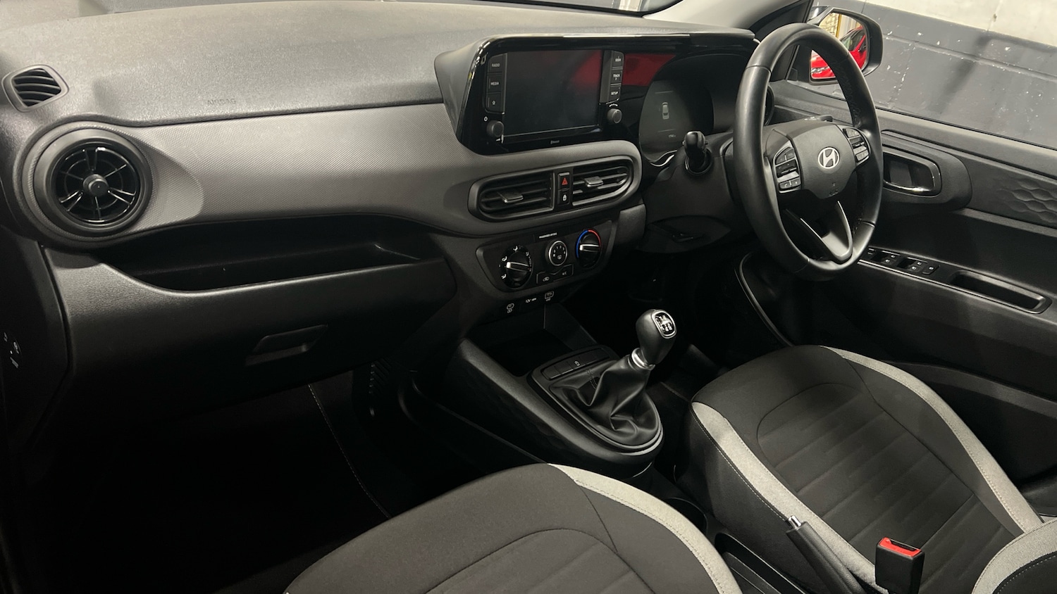 Used Hyundai i10 2024 for sale - 77837193: Photo 2