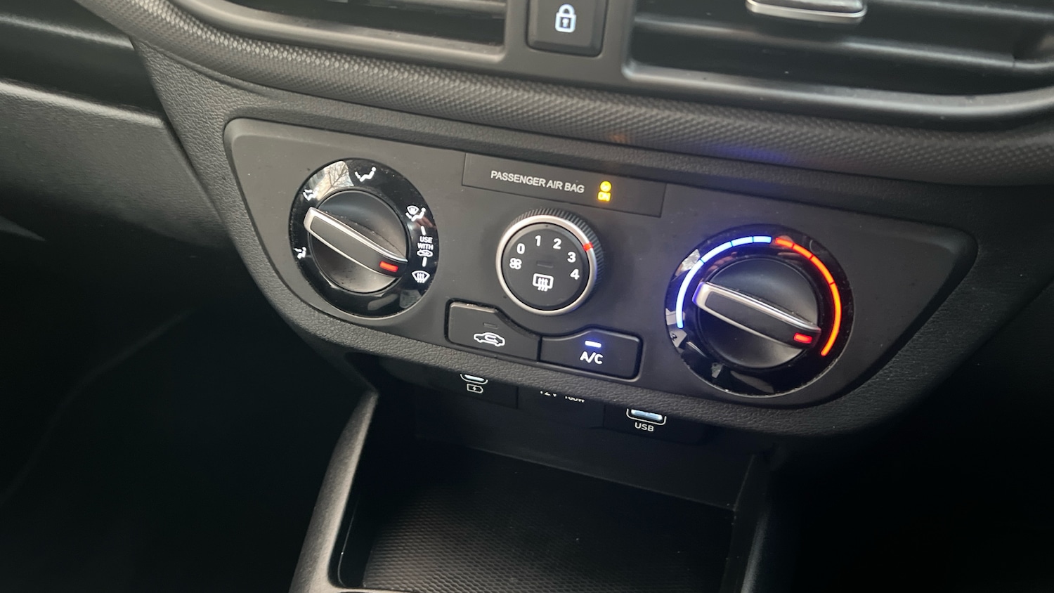 Used Hyundai i10 2024 for sale - 77837193: Photo 20