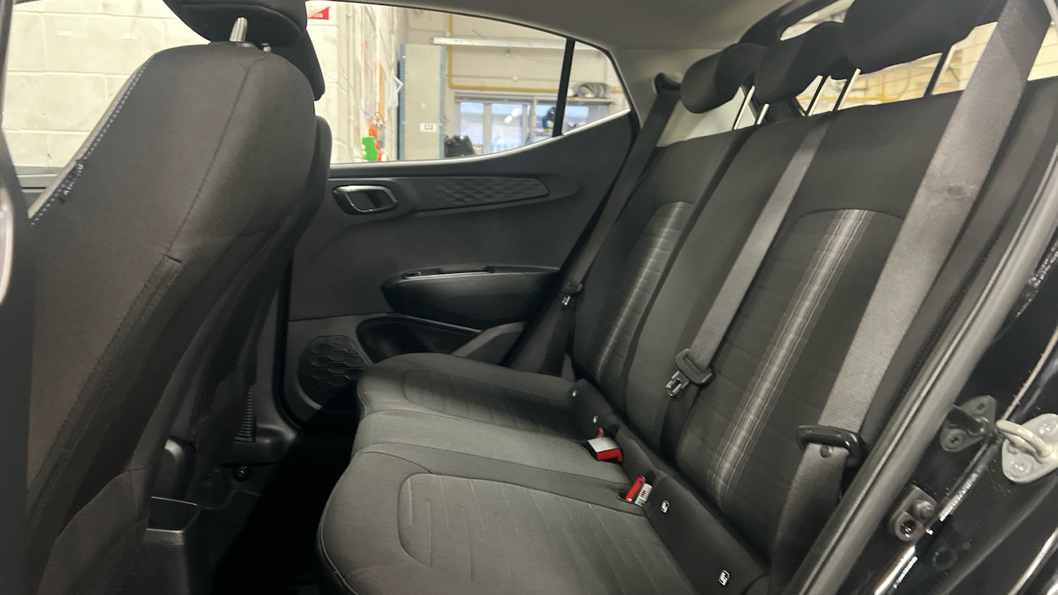 Used Hyundai i10 2024 for sale - 77837193: Photo 9