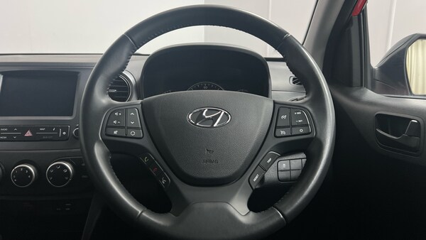 Used Hyundai i10 2019 for sale - 76272087: Photo 14