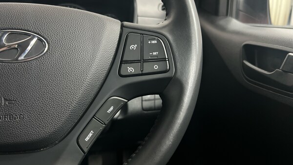 Used Hyundai i10 2019 for sale - 76272087: Photo 16