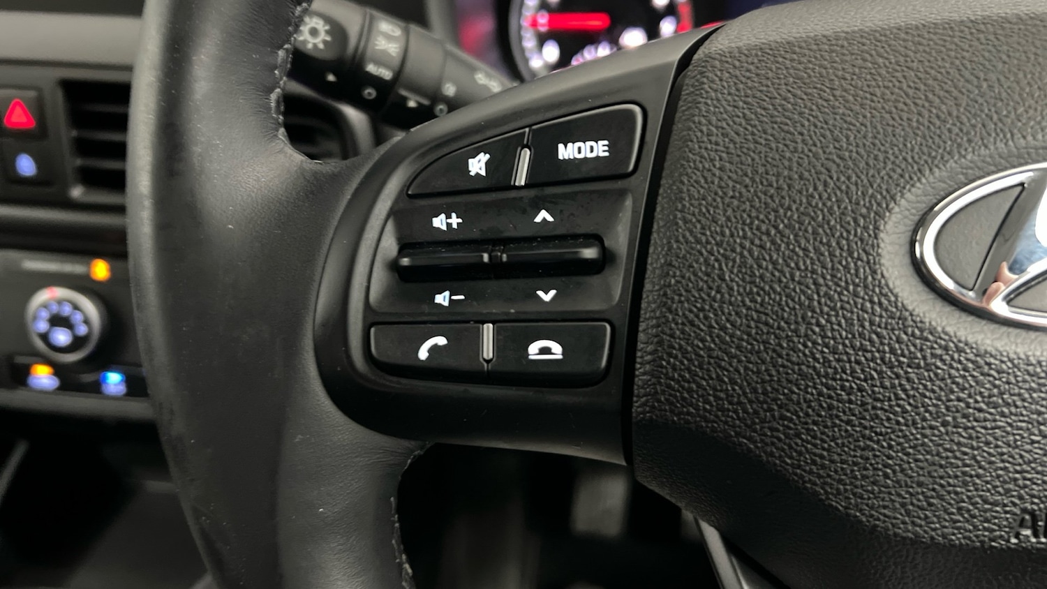 Used Hyundai i10 2022 for sale - 76497614: Photo 15