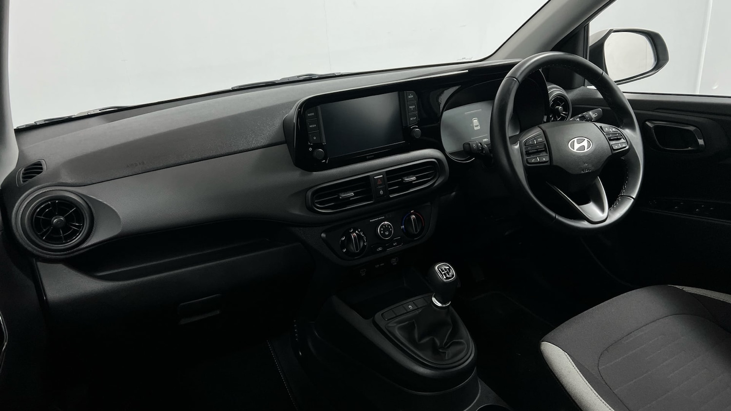 Used Hyundai i10 2024 for sale - 77558729: Photo 2