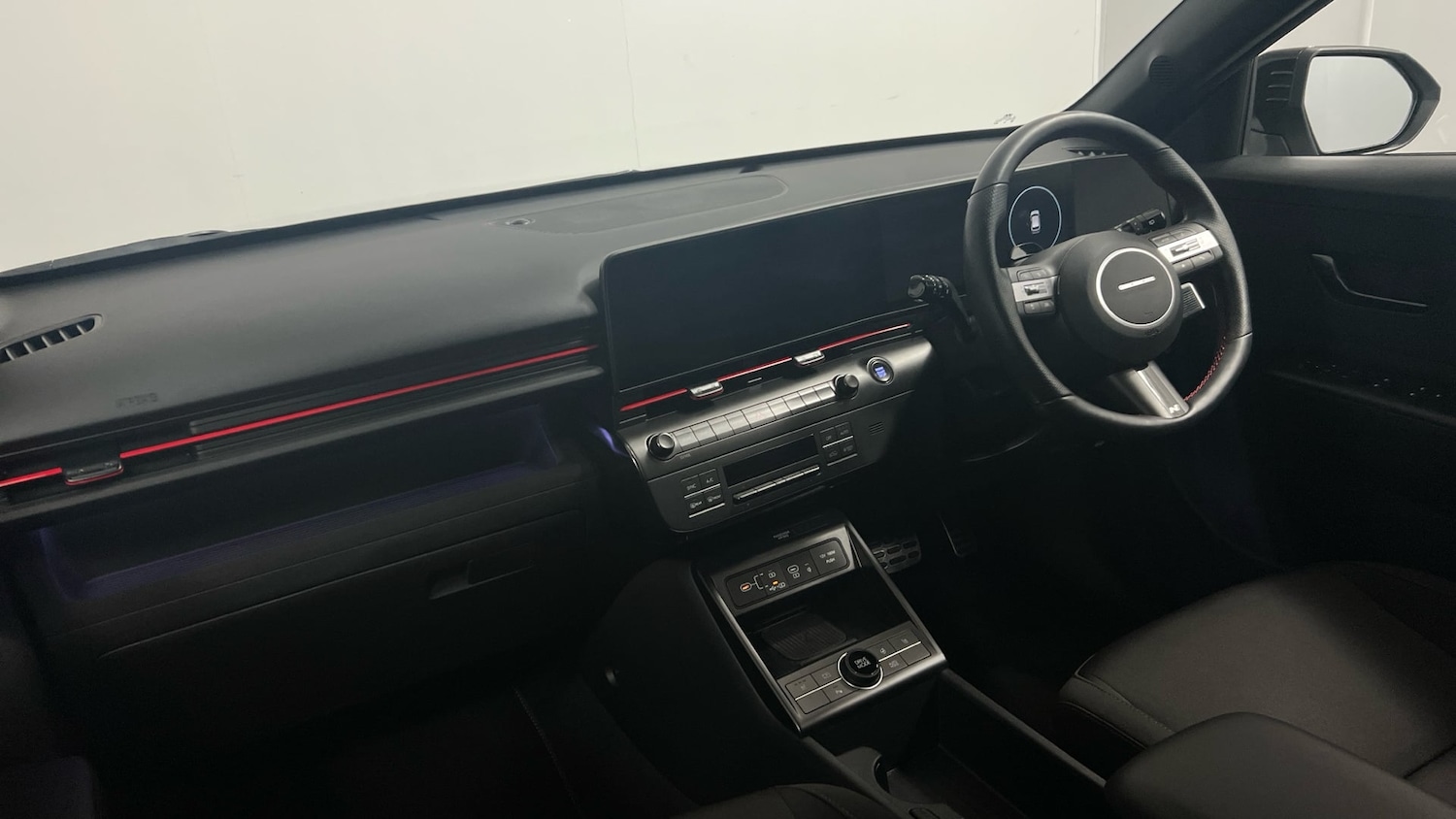 Used Hyundai KONA 2023 for sale - 77938358: Photo 2