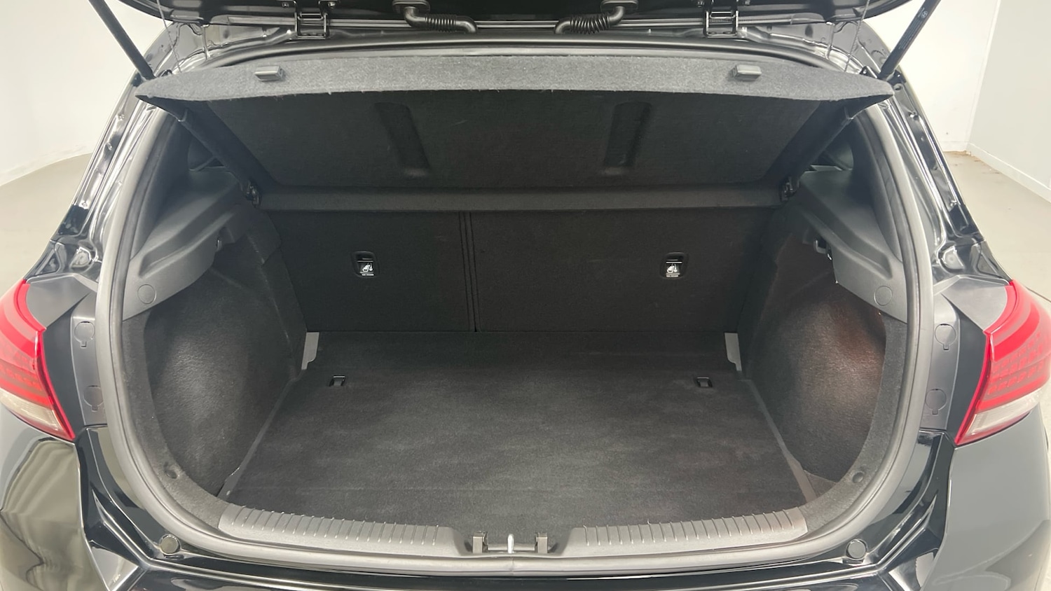 Used Hyundai i30 2023 for sale - 77622665: Photo 11