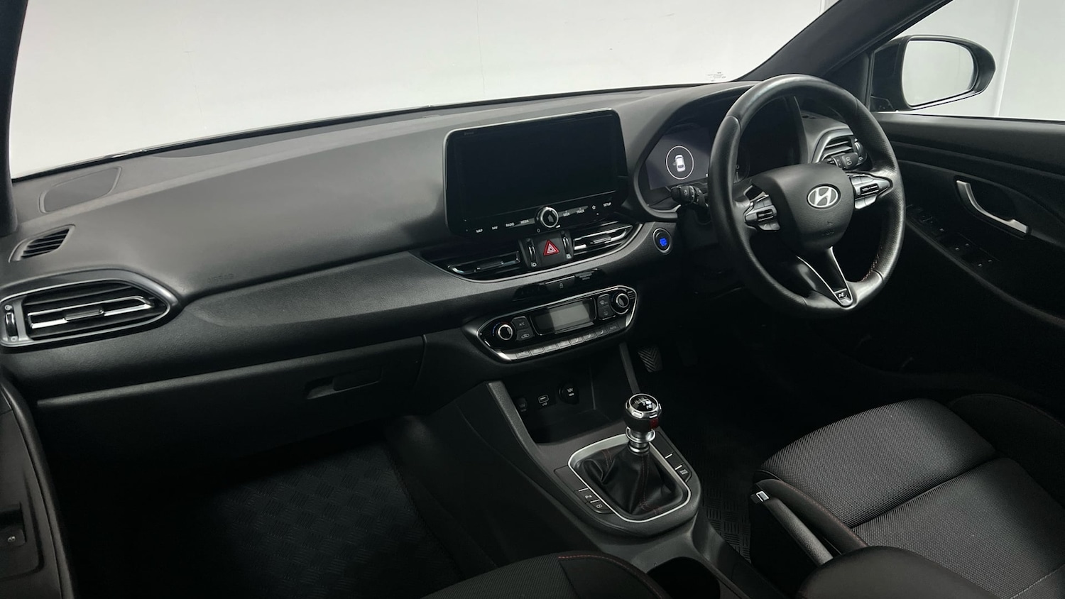 Used Hyundai i30 2023 for sale - 77622665: Photo 2