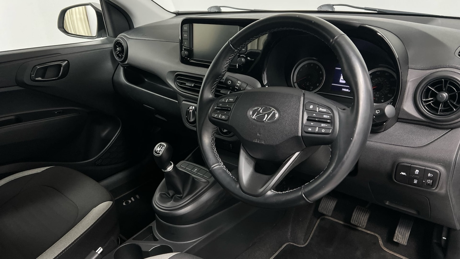 Used Hyundai i10 2022 for sale - 77465945: Photo 6