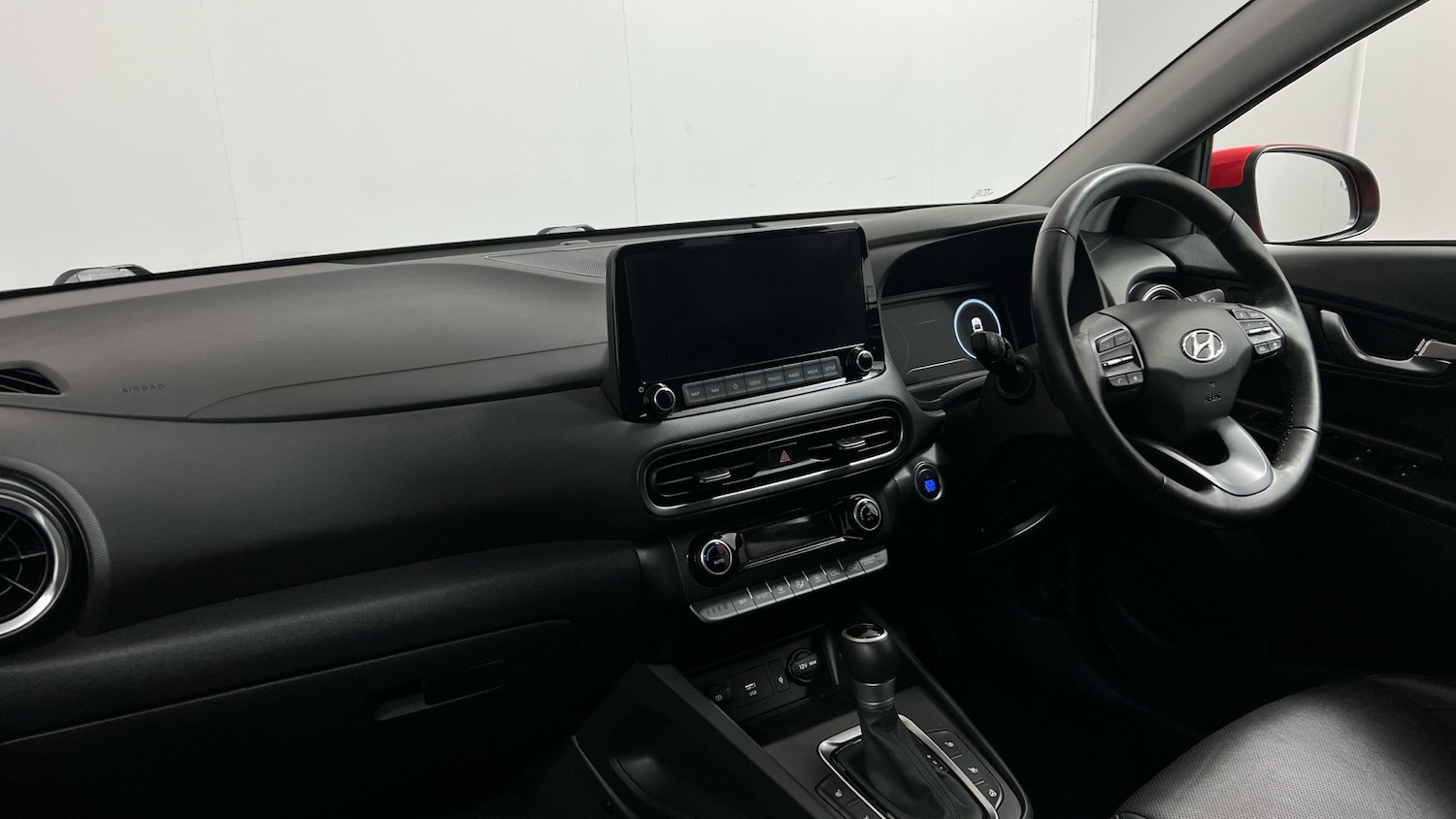 Used Hyundai KONA 2023 for sale - 76676095: Photo 2