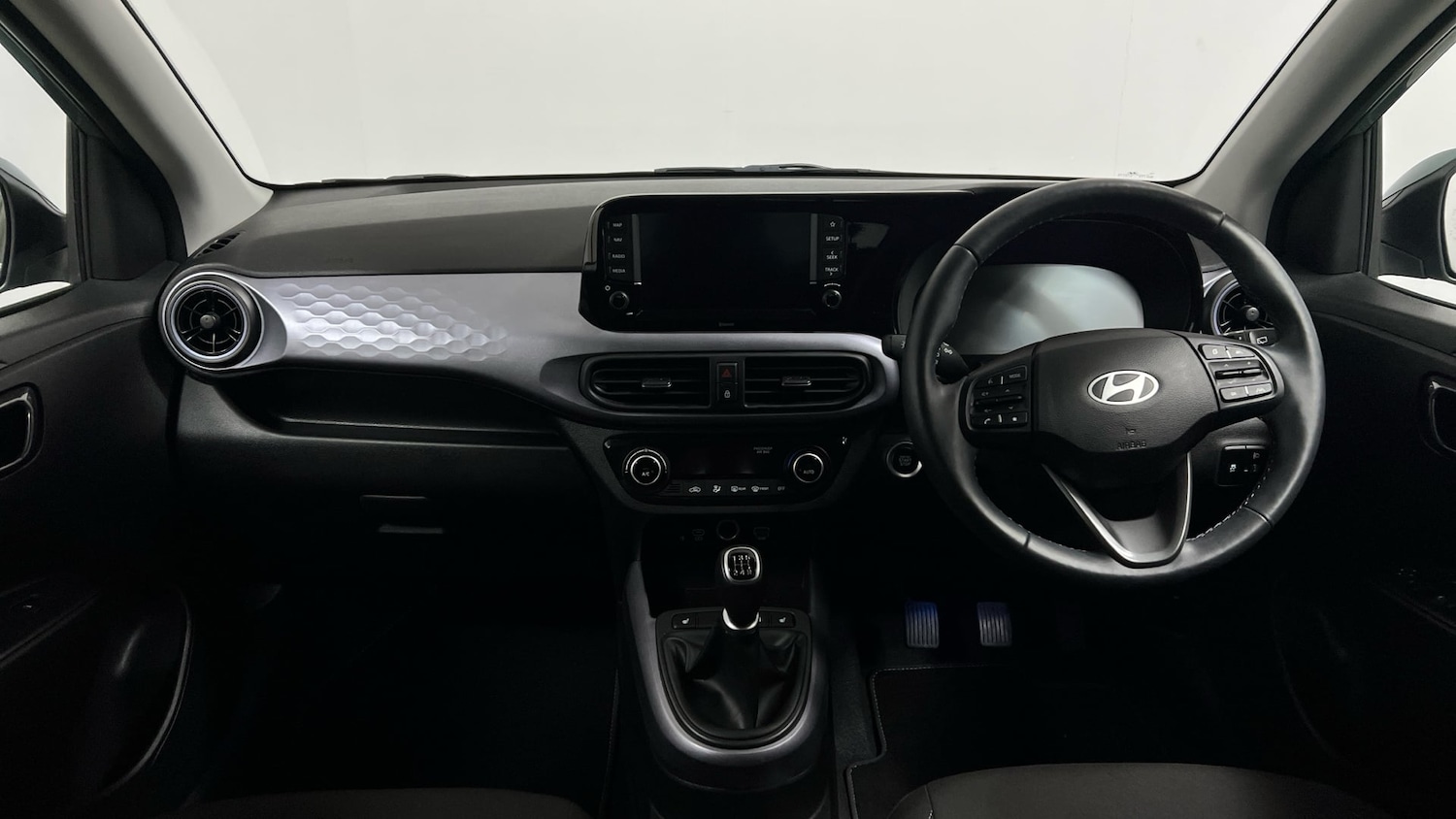 Used Hyundai i10 2023 for sale - 77303879: Photo 13