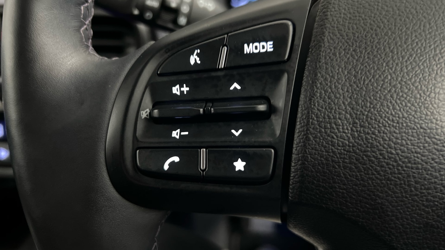 Used Hyundai i10 2023 for sale - 77303879: Photo 15