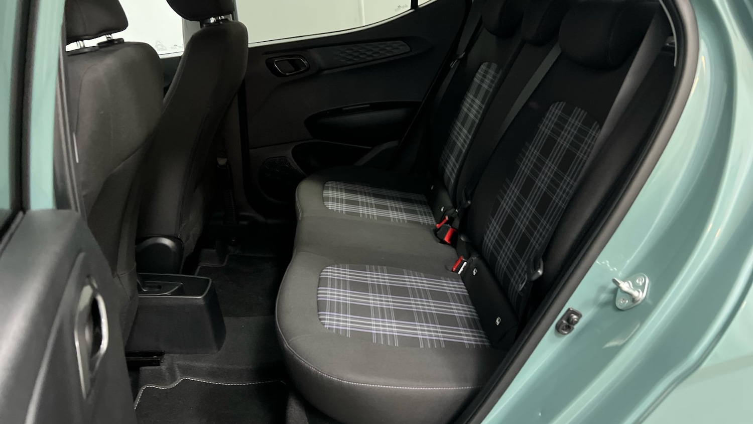 Used Hyundai i10 2023 for sale - 77303879: Photo 9