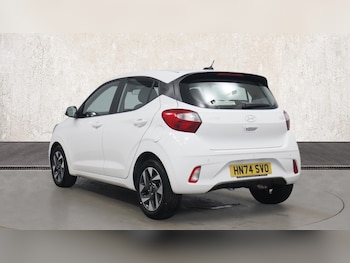 Used Hyundai i10 2024 for sale - 76677067: Photo