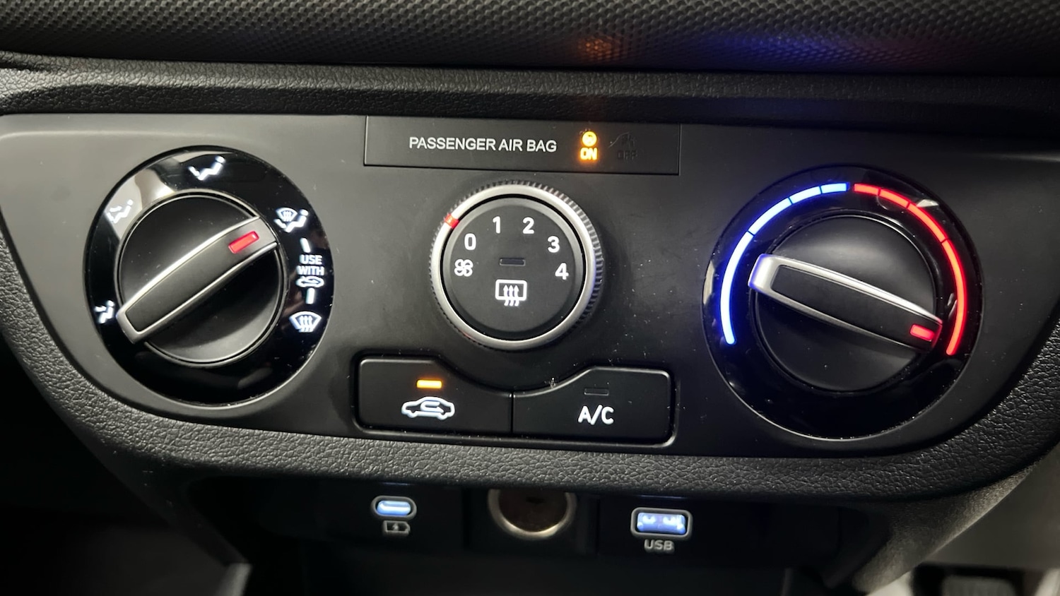 Used Hyundai i10 2024 for sale - 77395321: Photo 17