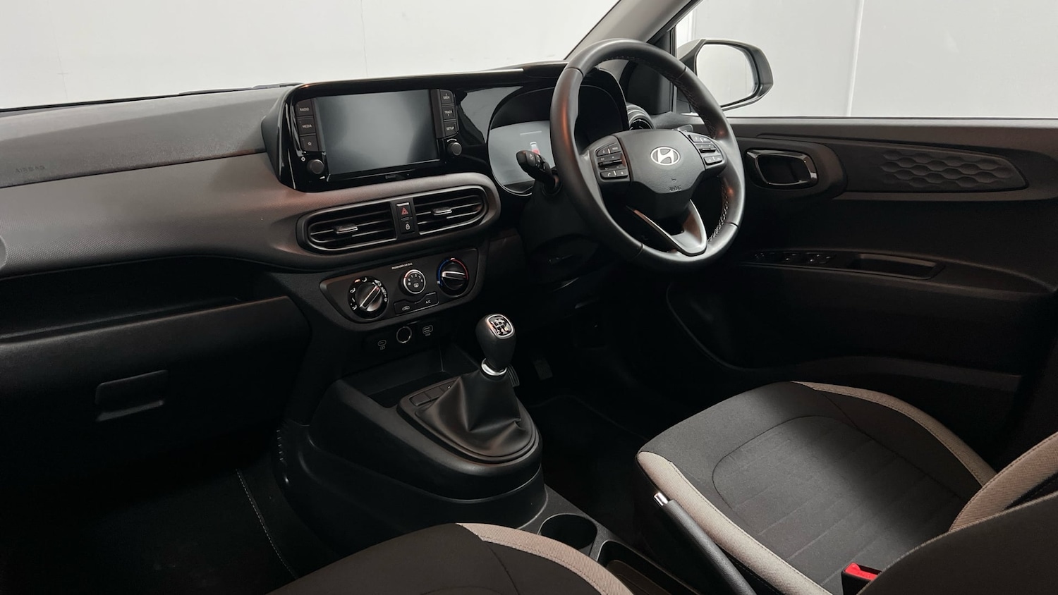 Used Hyundai i10 2024 for sale - 77395321: Photo 2