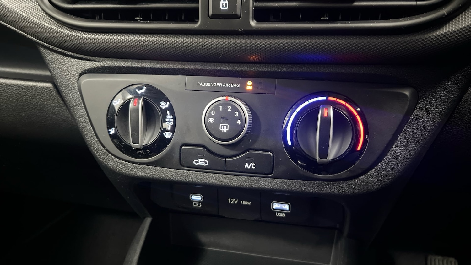 Used Hyundai i10 2024 for sale - 77637044: Photo 17