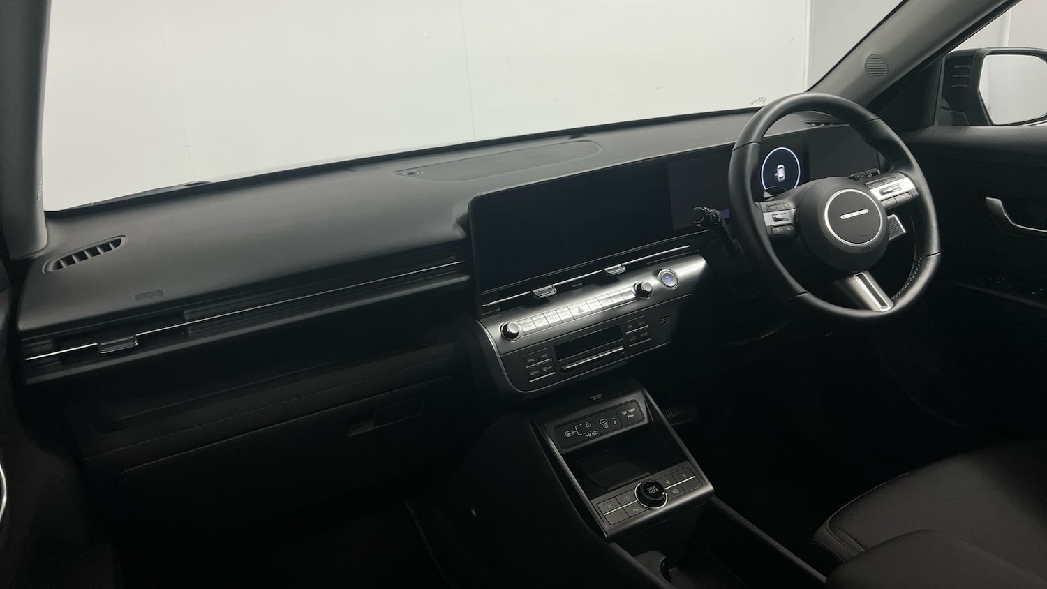 Used Hyundai KONA 2025 for sale - 78124762: Photo 2