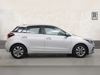 Used Hyundai i20 2018 for sale - 77014939: Photo