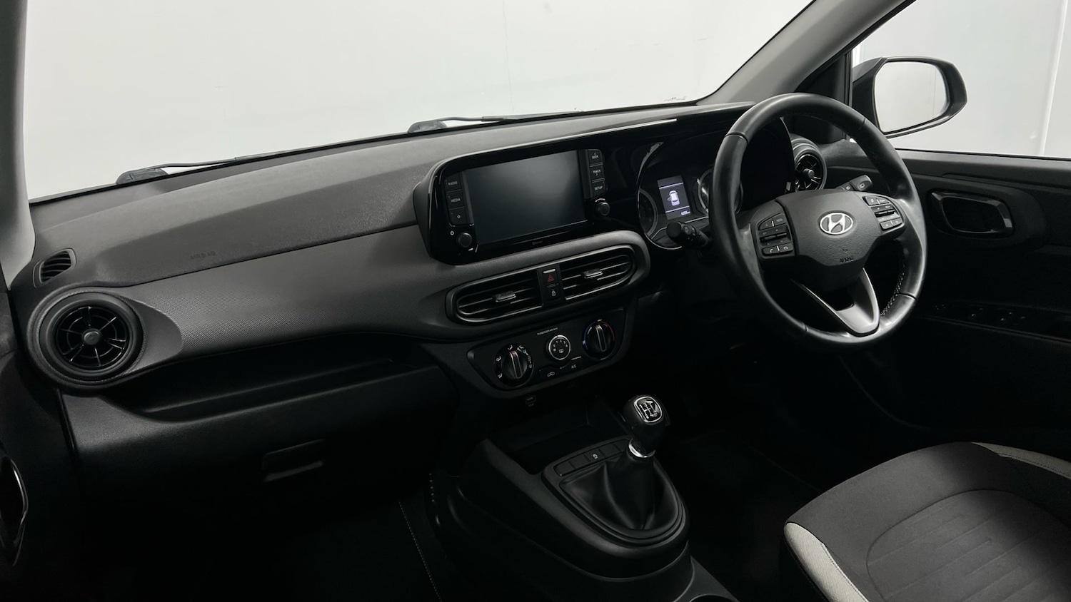 Used Hyundai i10 2020 for sale - 77438567: Photo 2