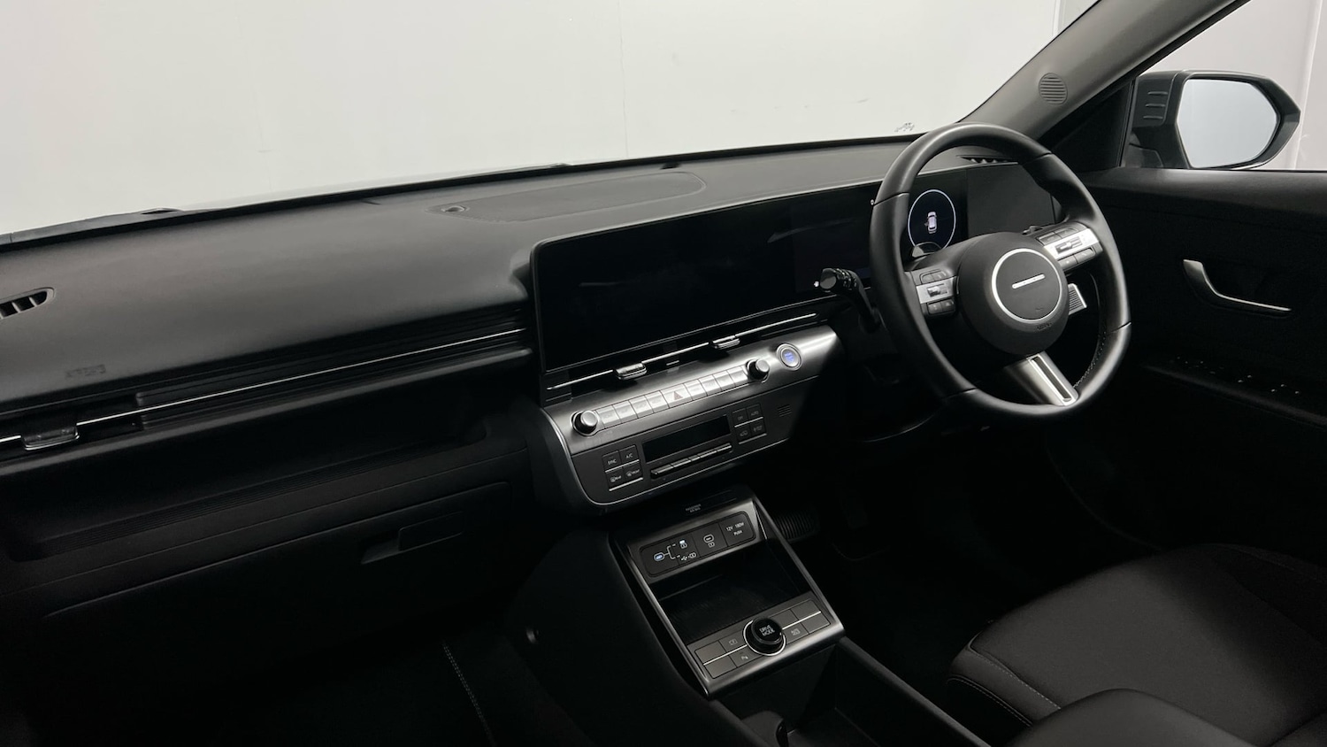 Used Hyundai KONA 2024 for sale - 76911350: Photo 2