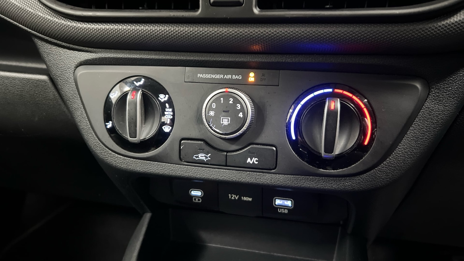 Used Hyundai i10 2024 for sale - 77656475: Photo 17