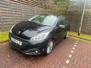 Used Peugeot 208 2015 for sale - 76847299: Photo