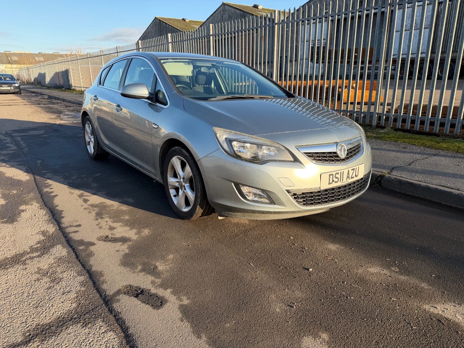 Used Vauxhall Astra 2011 for sale - 77046286: Photo 2